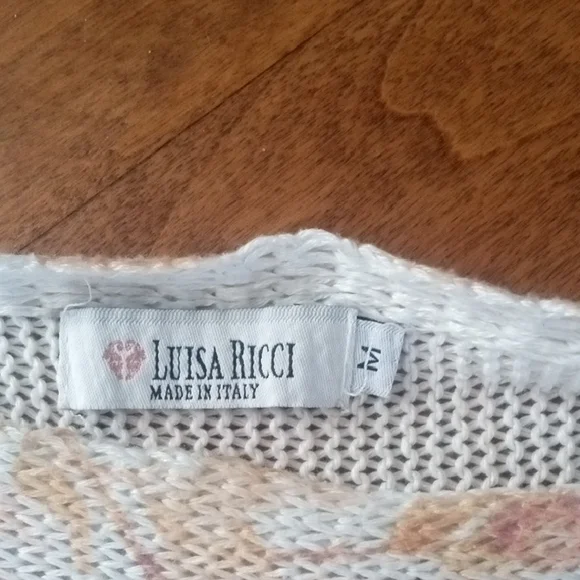 Chic Rose Patterned Sweater - Picture 7 of 14